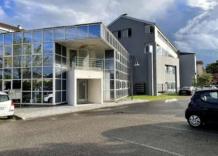 Très bel appartement T2 de standing entièrement meublé à 5 min à pied du centre.