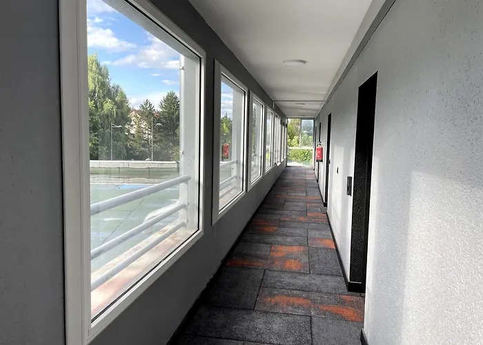 Tres Bel Appartement T2 De Standing Entierement Meuble A 5 Min A Pied Du Centre.