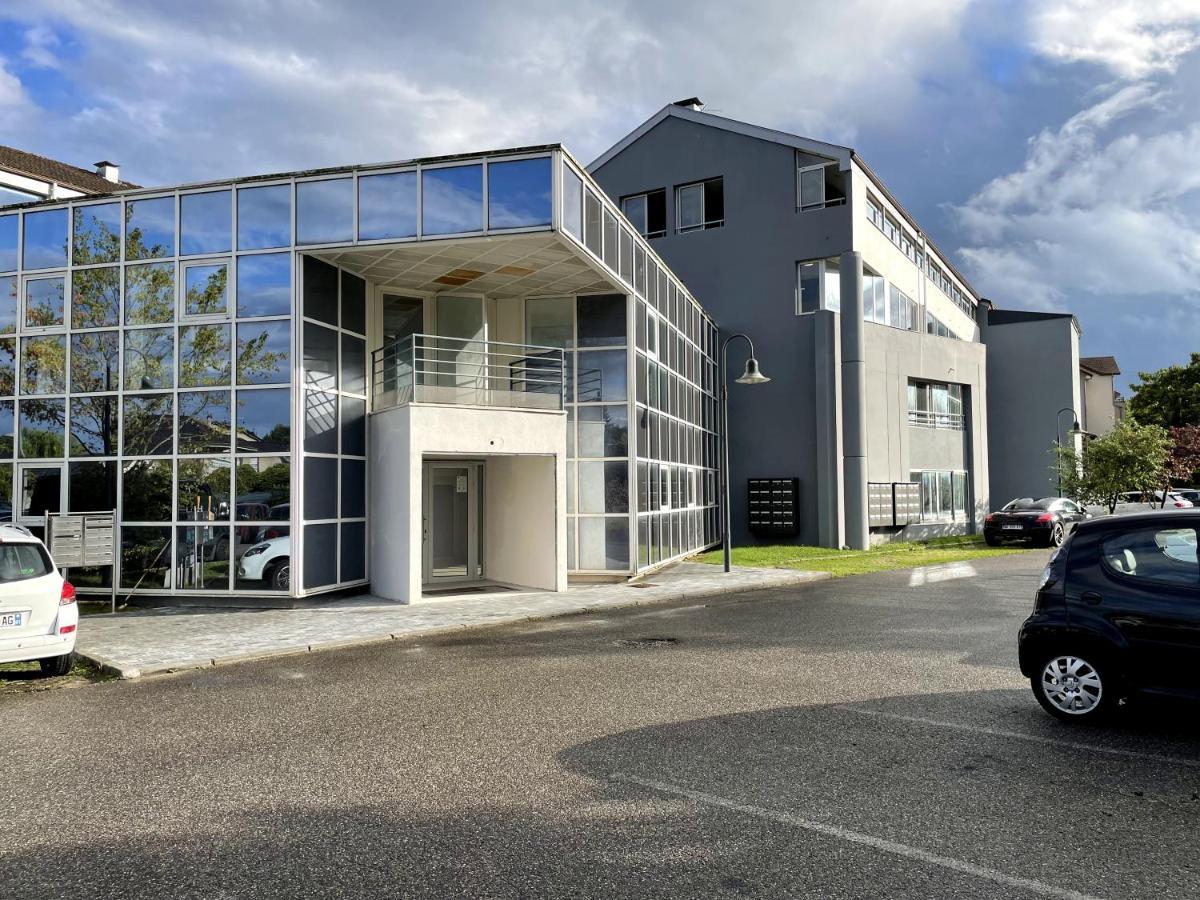 Très Bel T2 De Standing Entièrement Meublé à 5 Min à Pied Du Centre. Apartamento *
